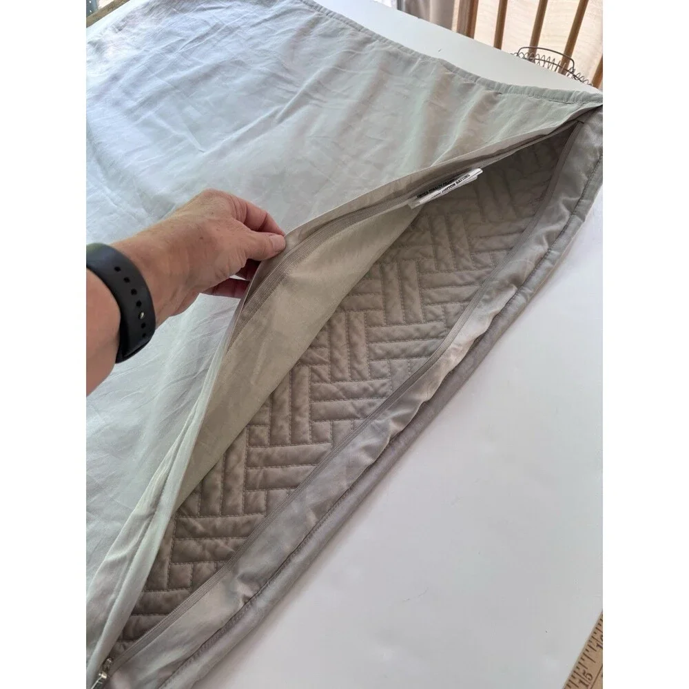 Boll & Branch Decorative Pillow Sham 26 X 26 Square Gray Beige Quilted Zip